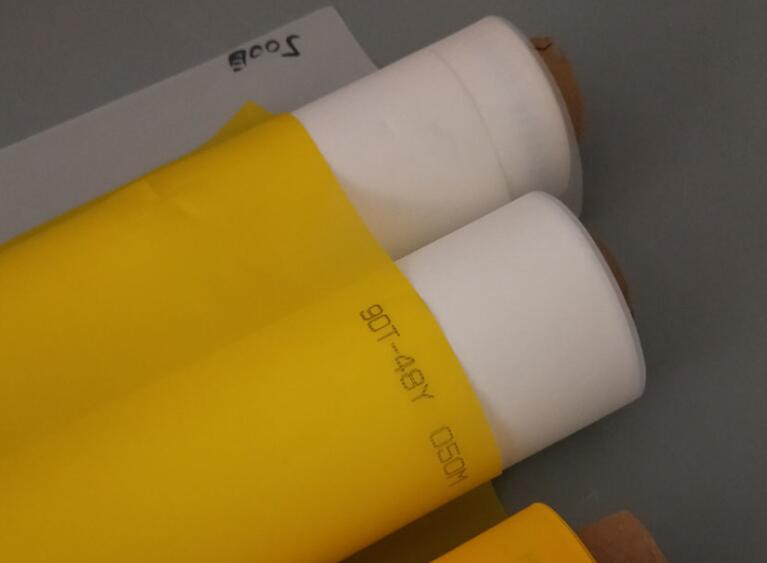 Efficient silk screen printing on glass panels and shaped bottles